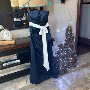 Source Unknown Navy Strapless Dress with White Sash